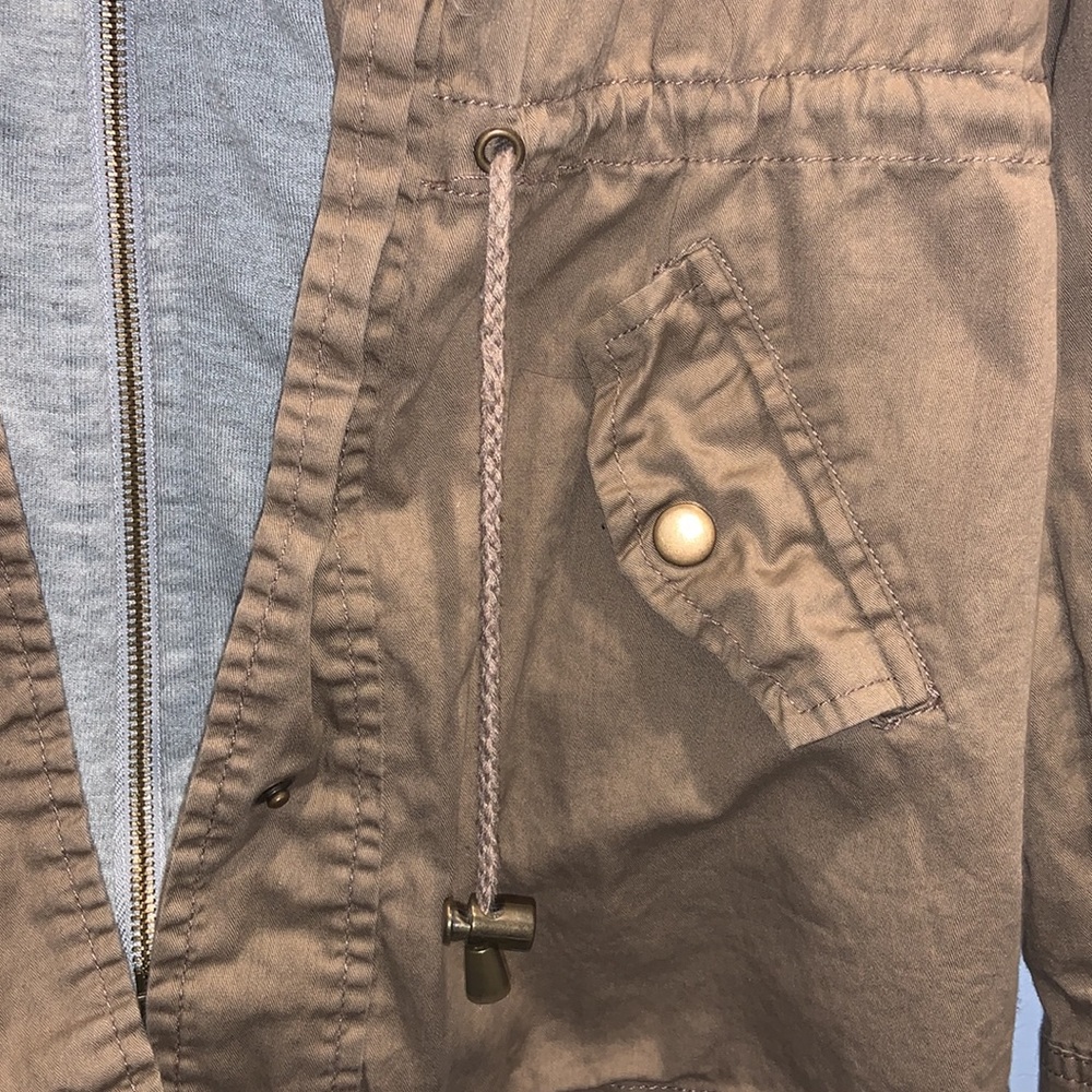 Light Jacket - Picture 4 of 6